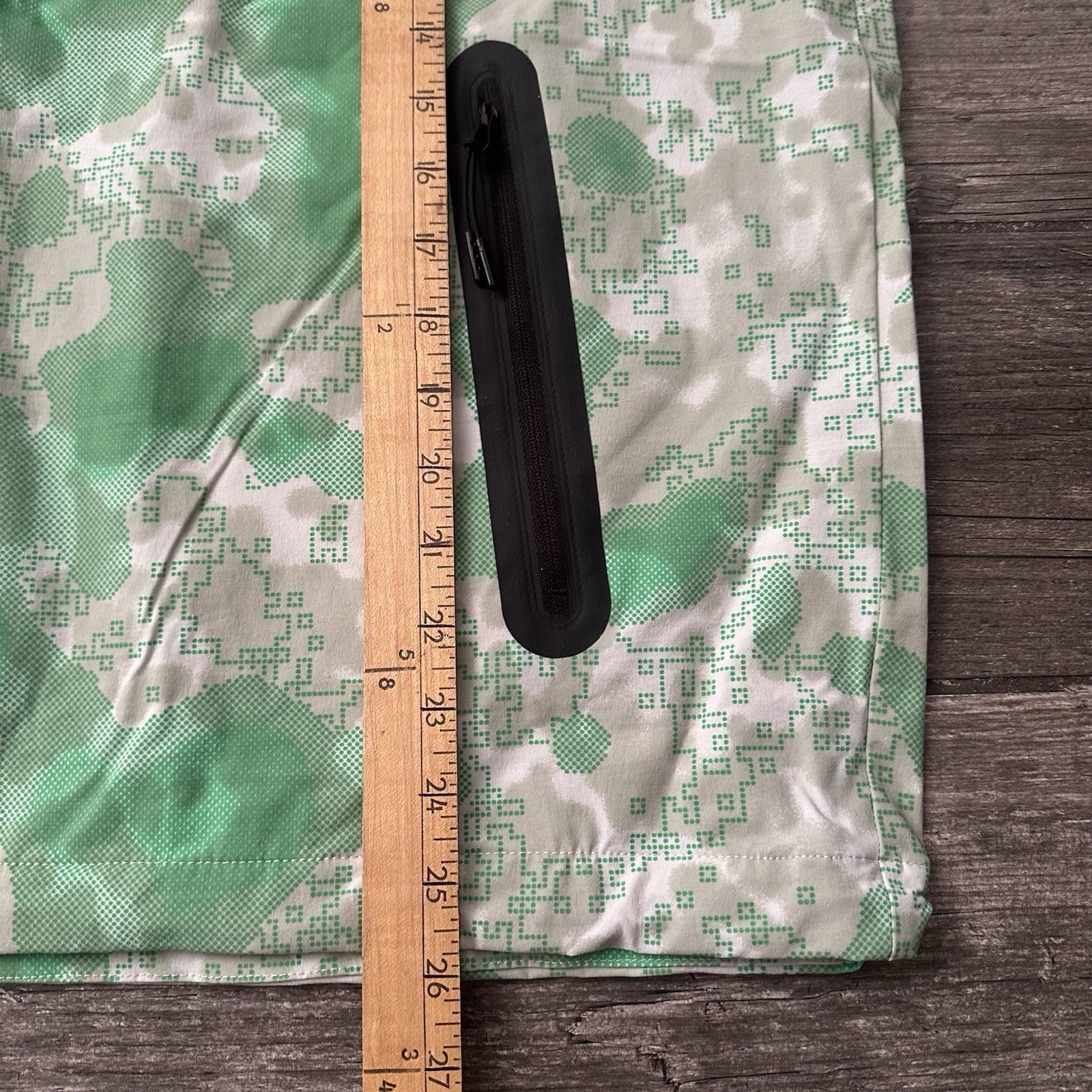NIKE TECH WOVEN GREEN CAMO FULL ZIP WINDRUNNER WINDBREAKER JACKET SZ M Yesterday's Fits Clothing Fashion Vintage Streetwear Fashion Item