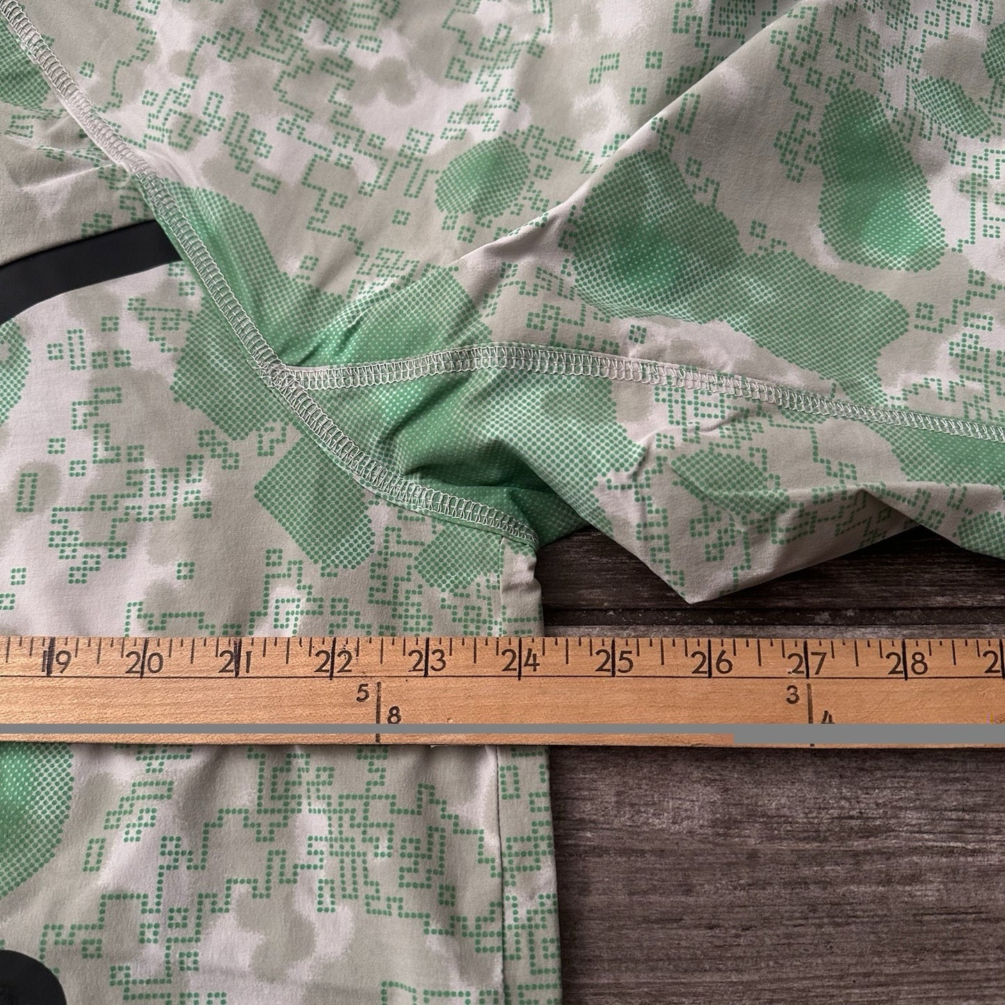 NIKE TECH WOVEN GREEN CAMO FULL ZIP WINDRUNNER WINDBREAKER JACKET SZ M Yesterday's Fits Clothing Fashion Vintage Streetwear Fashion Item
