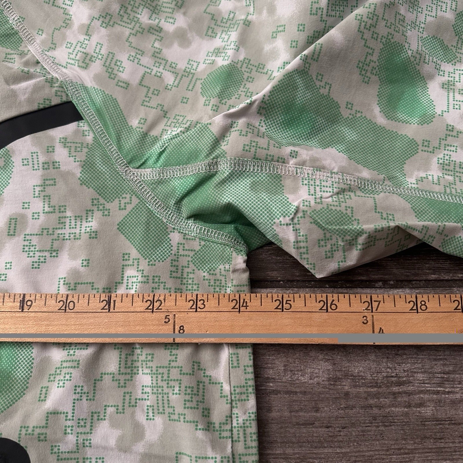 NIKE TECH WOVEN GREEN CAMO FULL ZIP WINDRUNNER WINDBREAKER JACKET SZ M Yesterday's Fits Clothing Fashion Vintage Streetwear Fashion Item