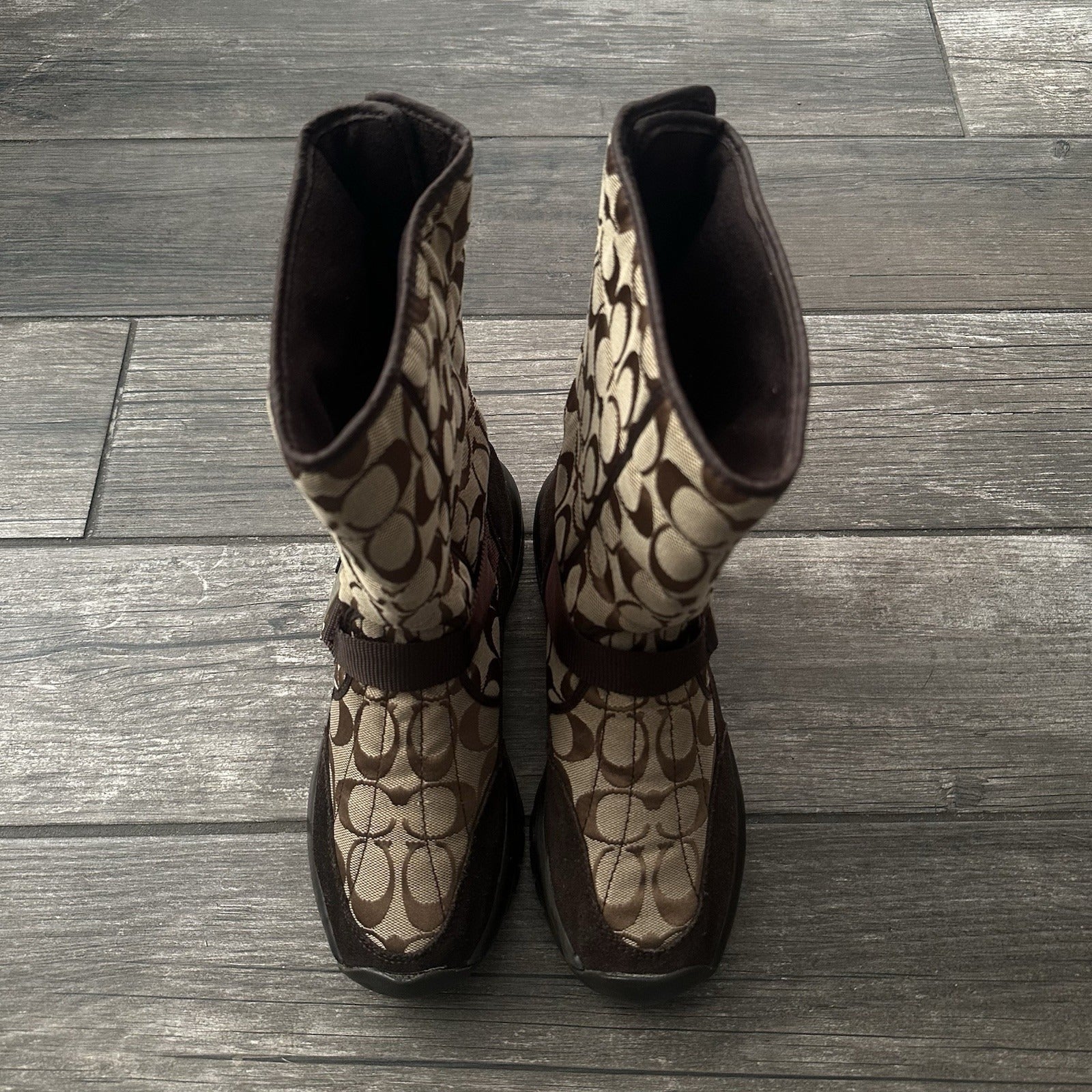 COACH SHARRON BROWN BLACK BOOTS SZ 7 WMNS MONOGRAM AOP Y2K Yesterday's Fits Clothing Fashion Vintage Streetwear Fashion Item