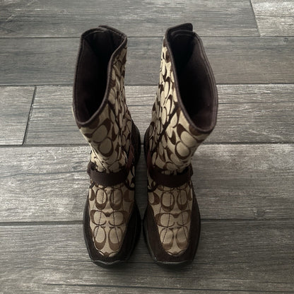 COACH SHARRON BROWN BLACK BOOTS SZ 7 WMNS MONOGRAM AOP Y2K Yesterday's Fits Clothing Fashion Vintage Streetwear Fashion Item