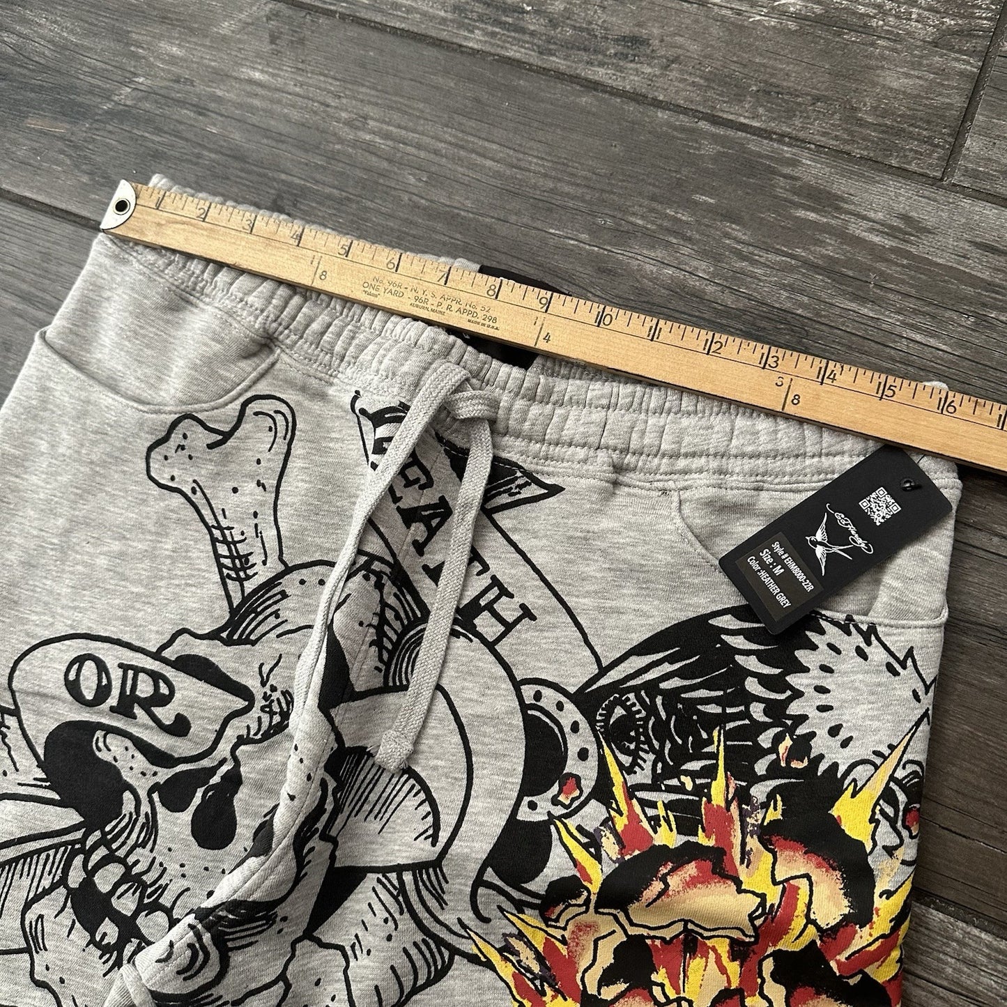 NWT DON ED HARDY GREY SWEAT SHORTS NEW SZ M SKULL FIRE Y2K STYLE POCKETS Yesterday's Fits Clothing Fashion Vintage Streetwear Fashion Item