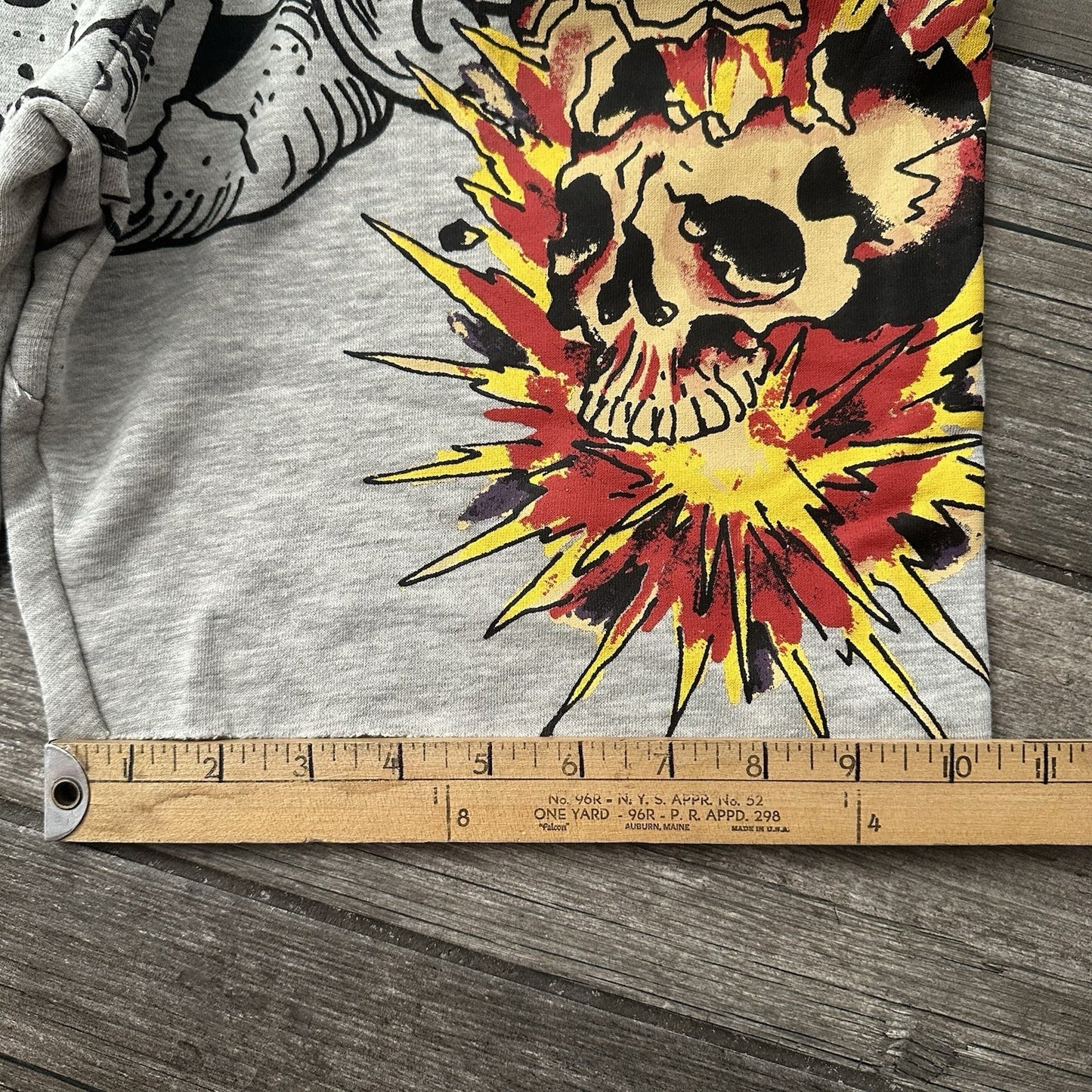 NWT DON ED HARDY GREY SWEAT SHORTS NEW SZ M SKULL FIRE Y2K STYLE POCKETS Yesterday's Fits Clothing Fashion Vintage Streetwear Fashion Item