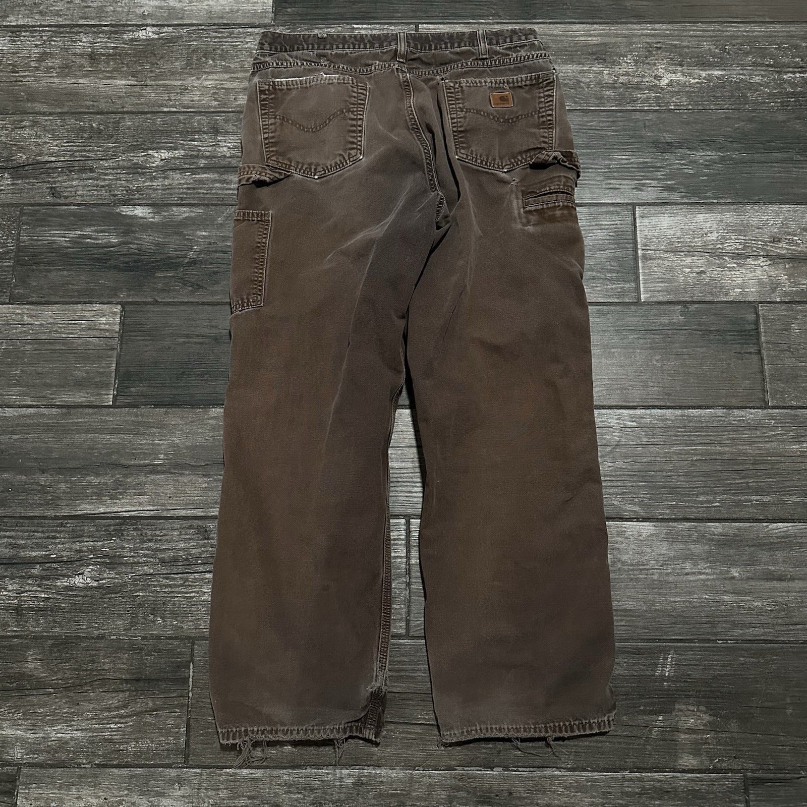 VTG CARHARTT BROWN DISTRESSED WORK WEAR PANTS FADED GRUNGE SZ MEASURES 34x29 Yesterday's Fits Clothing Fashion Vintage Streetwear Fashion Item