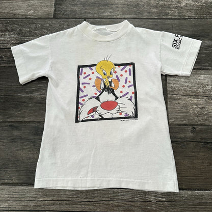 VTG 1993 LOONEY TUNES TWEETY BIRD SYLVESTER CAT WHITE T-SHIRT SIX FLAGS S 6-8 Yesterday's Fits Clothing Fashion Vintage Streetwear Fashion Item