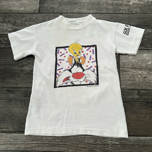 VTG 1993 LOONEY TUNES TWEETY BIRD SYLVESTER CAT WHITE T-SHIRT SIX FLAGS S 6-8 Yesterday's Fits Clothing Fashion Vintage Streetwear Fashion Item