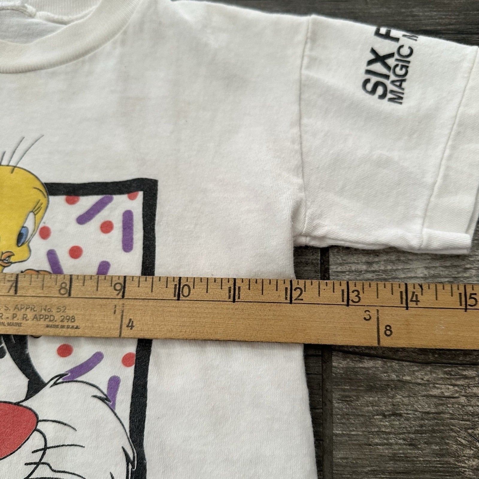 VTG 1993 LOONEY TUNES TWEETY BIRD SYLVESTER CAT WHITE T-SHIRT SIX FLAGS S 6-8 Yesterday's Fits Clothing Fashion Vintage Streetwear Fashion Item