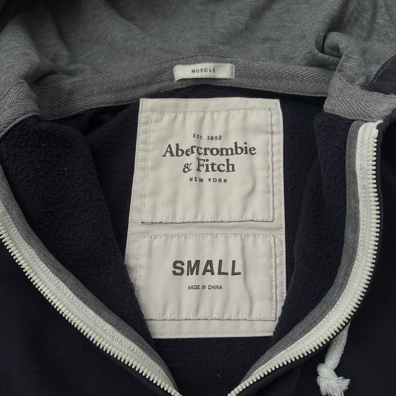 Y2K ABERCROMBIE & FITCH NAVY BLUE WHITE LOGO HOODIE SWEATSHIRT ZIP UP SZ S Yesterday's Fits Clothing Fashion Vintage Streetwear Fashion Item