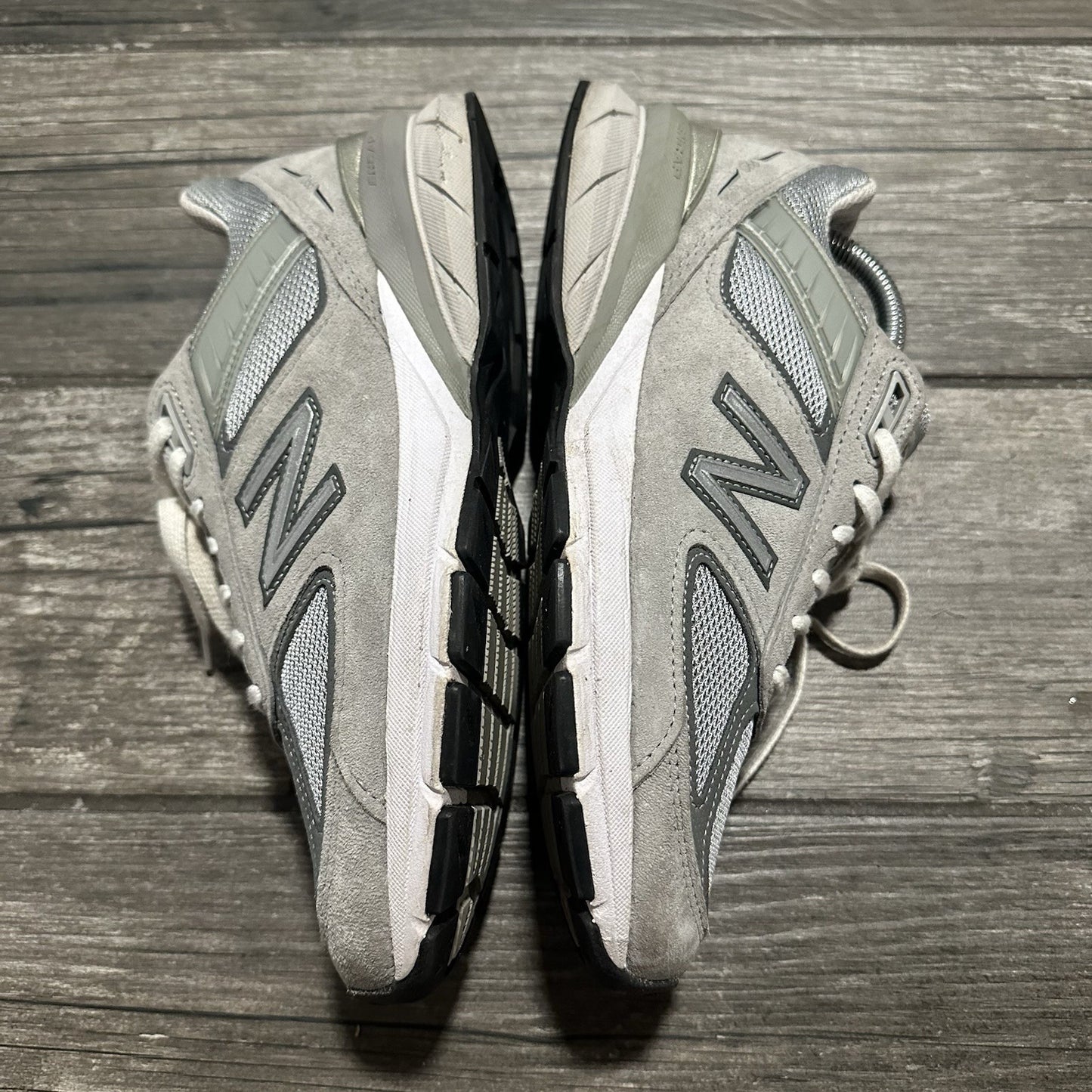 NEW BALANCE 990 V5 SZ 7.5 MADE IN USA GREY SNEAKERS NO BOX 990V5 SUEDE BRUSH Yesterday's Fits Clothing Fashion Vintage Streetwear Fashion Item