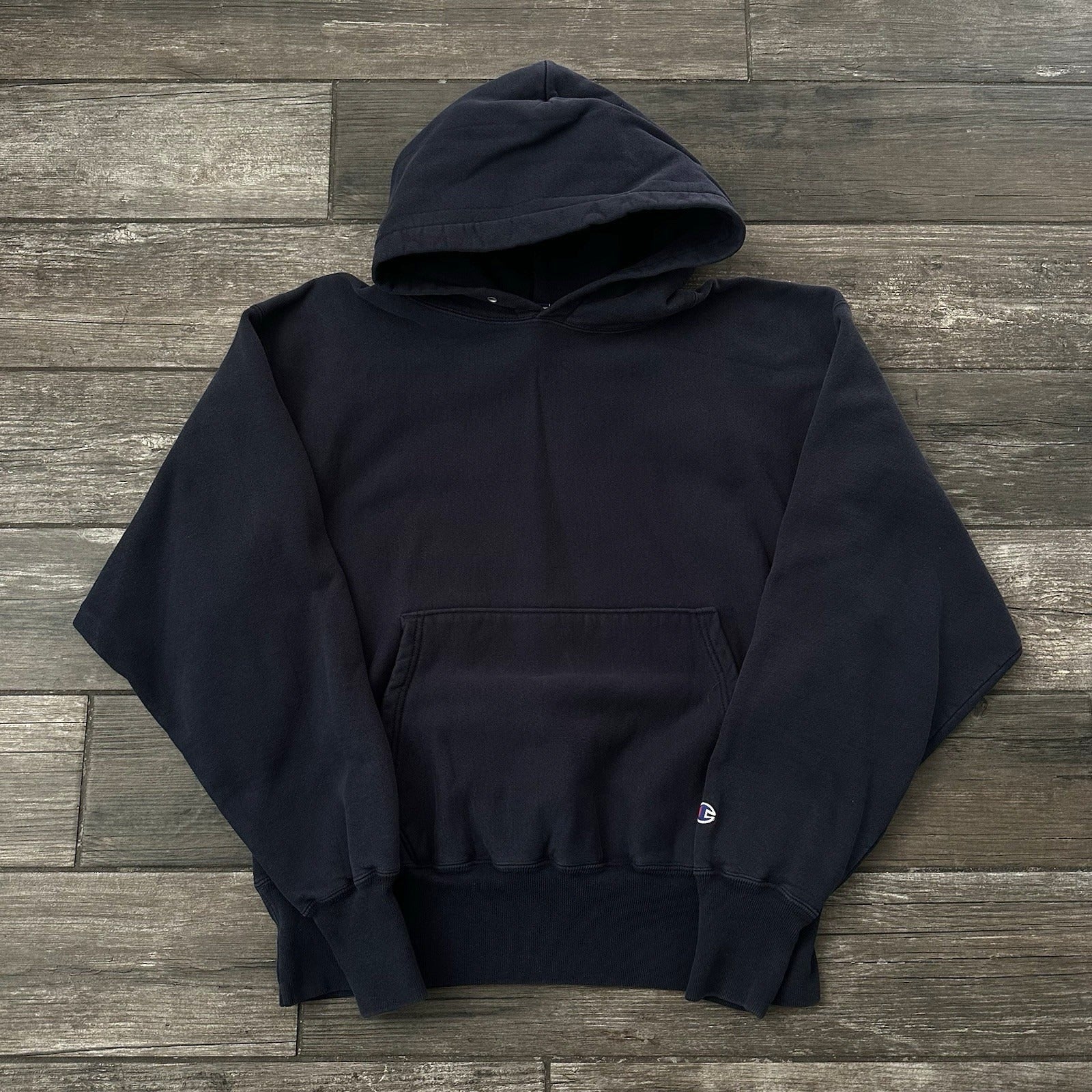 VTG 90'S CHAMPION REVERSE WEAVE NAVY BLUE PULLOVER HOODIE SWEATSHIRT SZ L HEAVY Yesterday's Fits Clothing Fashion Vintage Streetwear Fashion Item