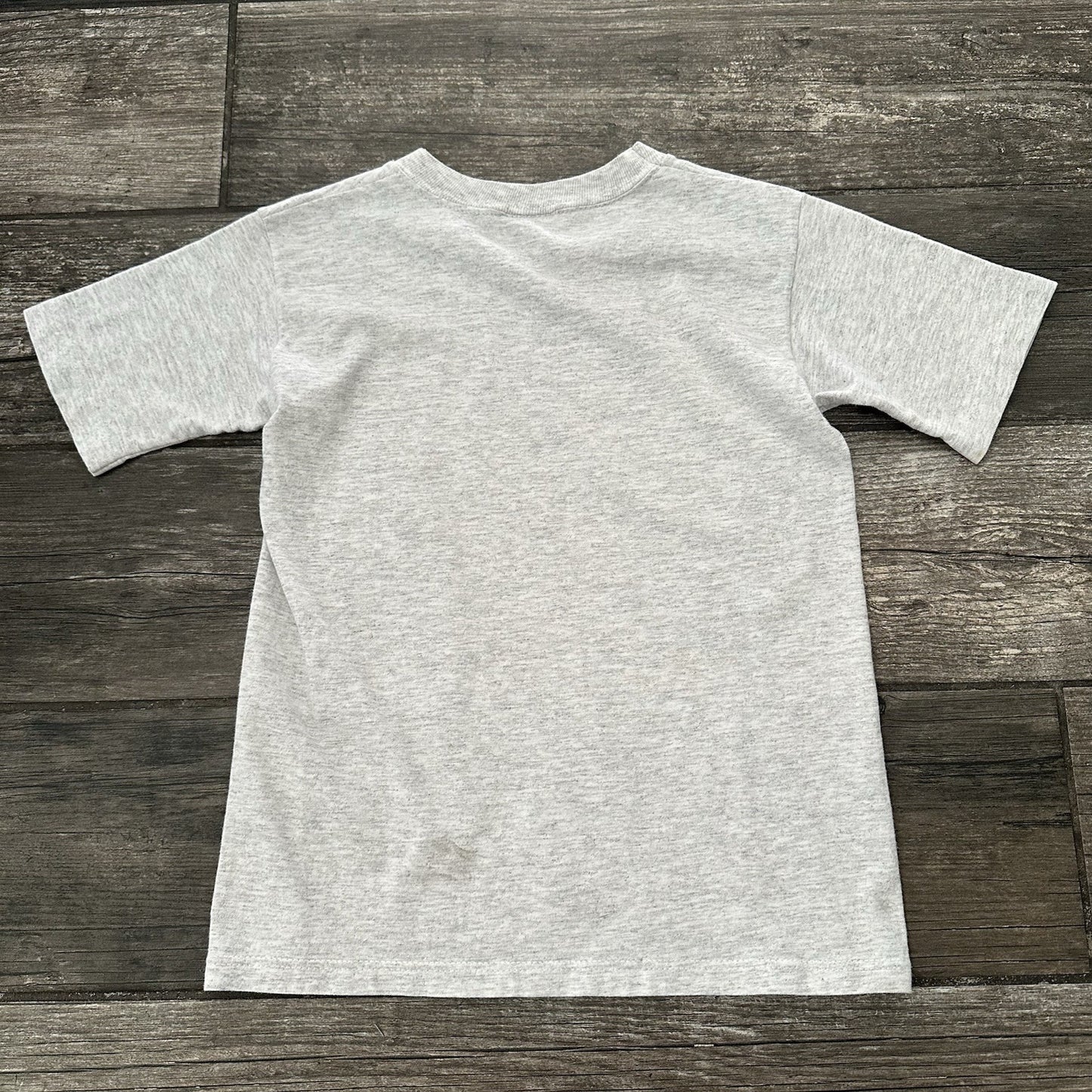 VTG DISNEY MICKEY MOUSE GREY GRAPHIC T-SHIRT USA MADE DISNEYLAND YOUTH M 10-12 Yesterday's Fits Clothing Fashion Vintage Streetwear Fashion Item