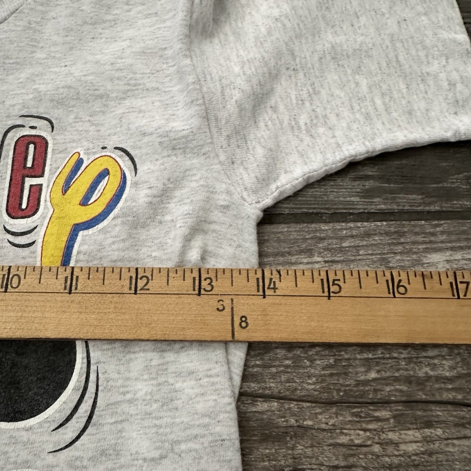 VTG DISNEY MICKEY MOUSE GREY GRAPHIC T-SHIRT USA MADE DISNEYLAND YOUTH M 10-12 Yesterday's Fits Clothing Fashion Vintage Streetwear Fashion Item