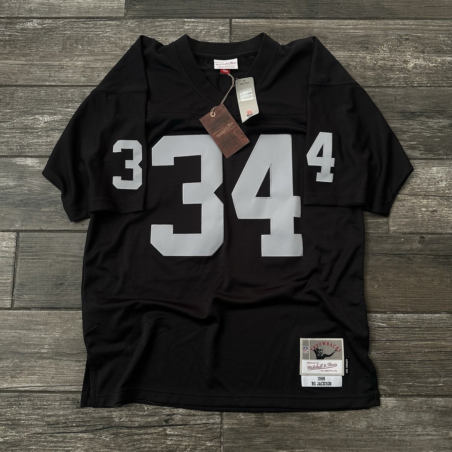 NWT $160 MITCHELL & NESS LOS ANGELES RAIDERS BO JACKSON BLACK FOOTBALL JERSEY L Yesterday's Fits Clothing Fashion Vintage Streetwear Fashion Item