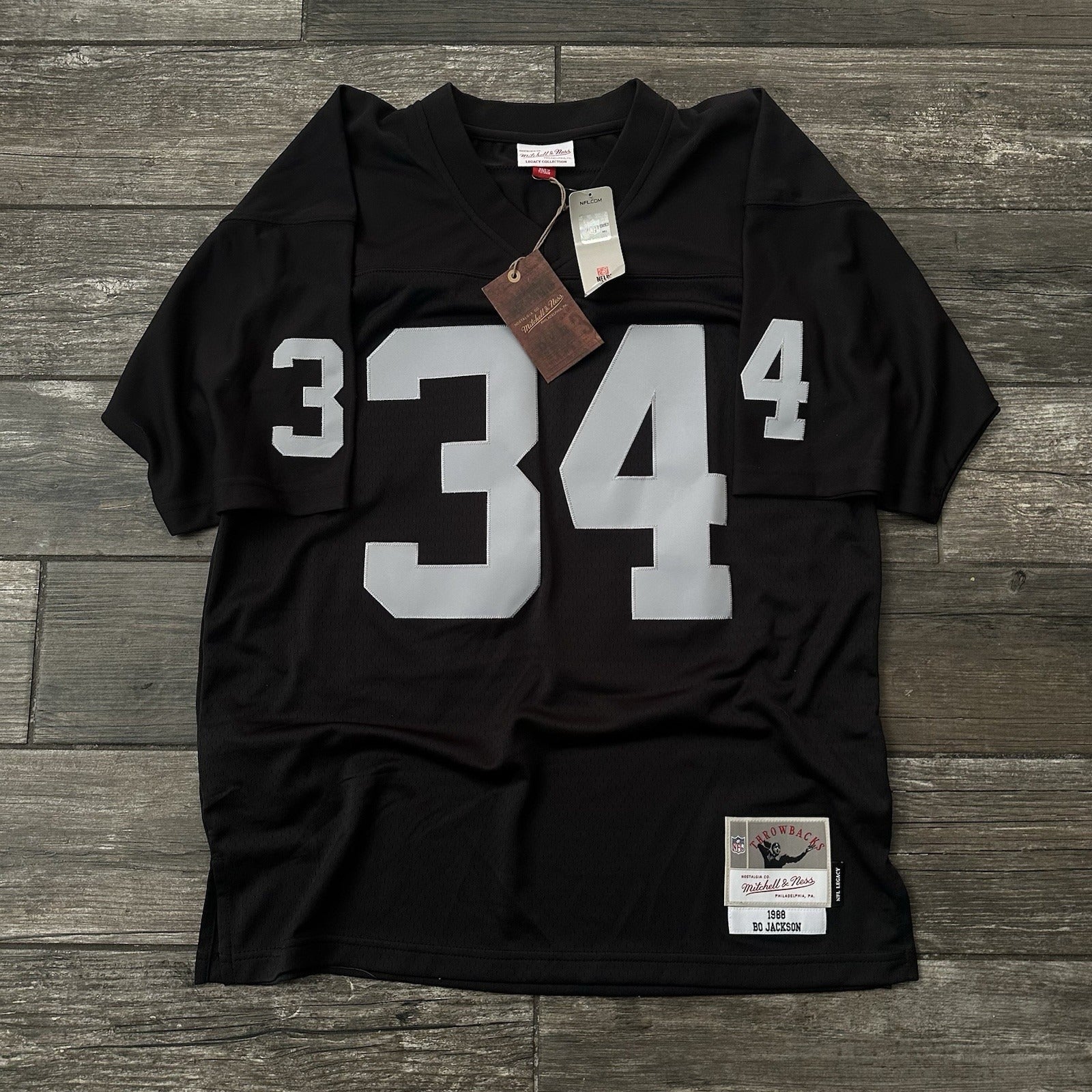 NWT $160 MITCHELL & NESS LOS ANGELES RAIDERS BO JACKSON BLACK FOOTBALL JERSEY L Yesterday's Fits Clothing Fashion Vintage Streetwear Fashion Item