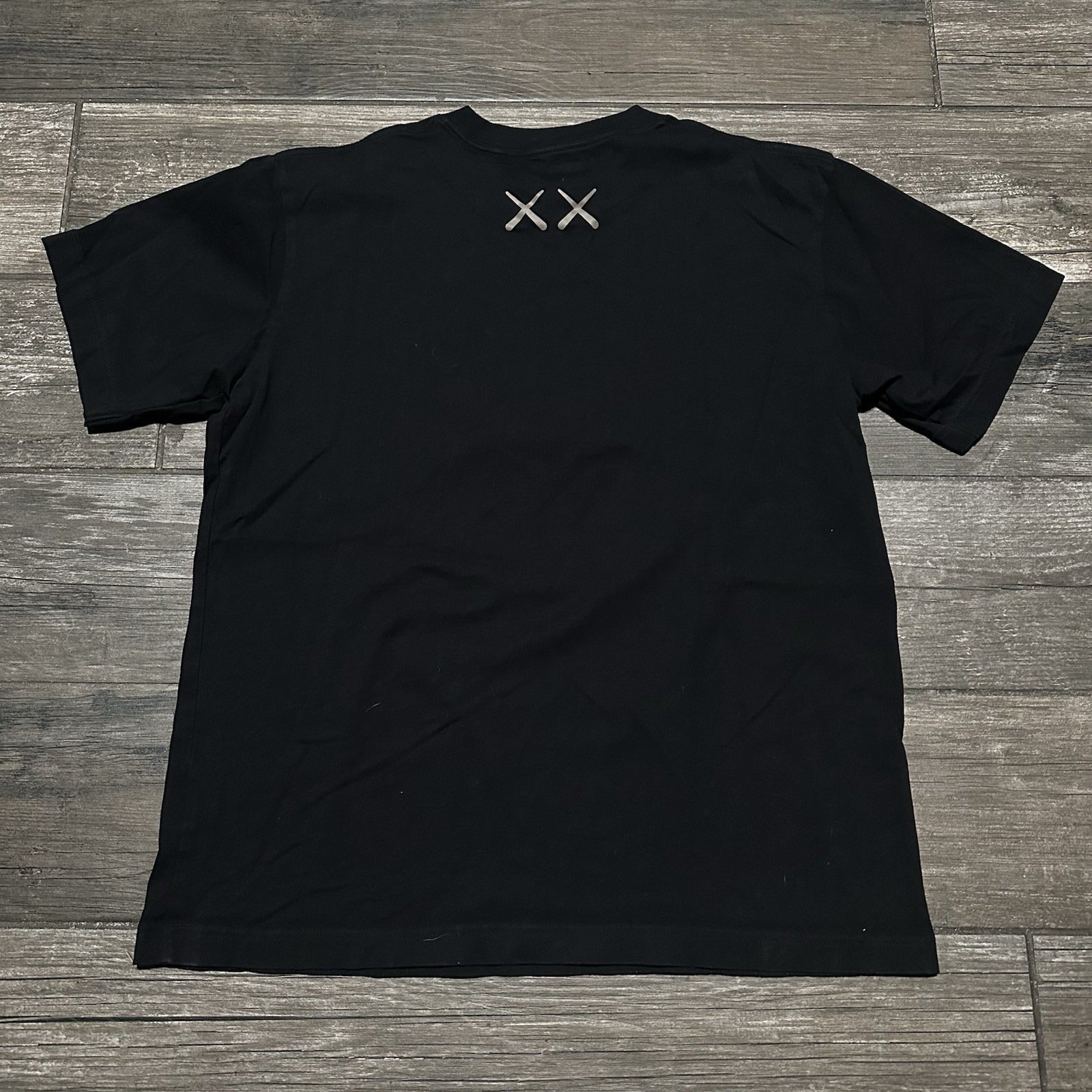 UNIQLO KAWS COMPANIONS HUGGING BLACK SHORT SLEEVE T-SHIRT SZ S STREETWEAR Yesterday's Fits Clothing Fashion Vintage Streetwear Fashion Item