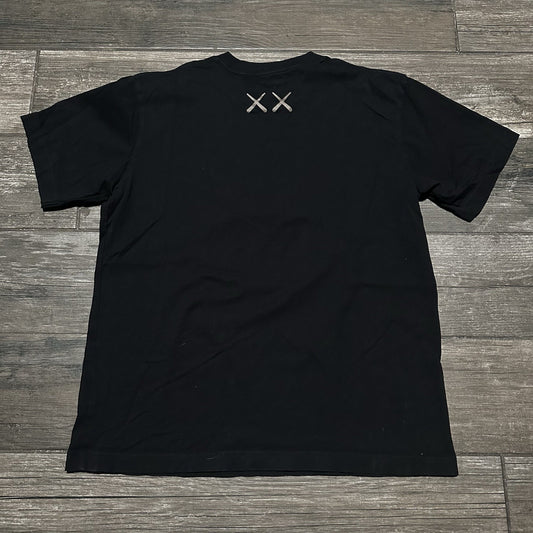 UNIQLO KAWS COMPANIONS HUGGING BLACK SHORT SLEEVE T-SHIRT SZ S STREETWEAR Yesterday's Fits Clothing Fashion Vintage Streetwear Fashion Item
