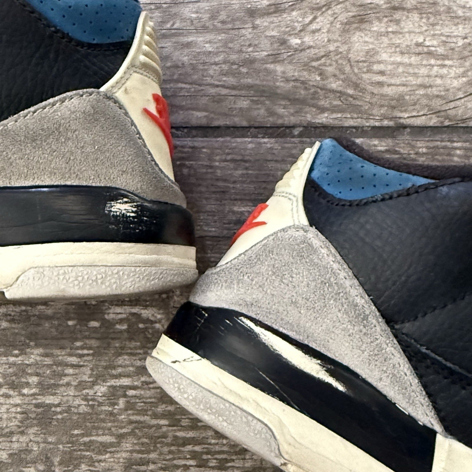 NIKE AIR JORDAN 3 RETRO OG RARE AIR AJ3 SZ 1Y YOUTH SNEAKERS IB8967-004 Yesterday's Fits Clothing Fashion Vintage Streetwear Fashion Item