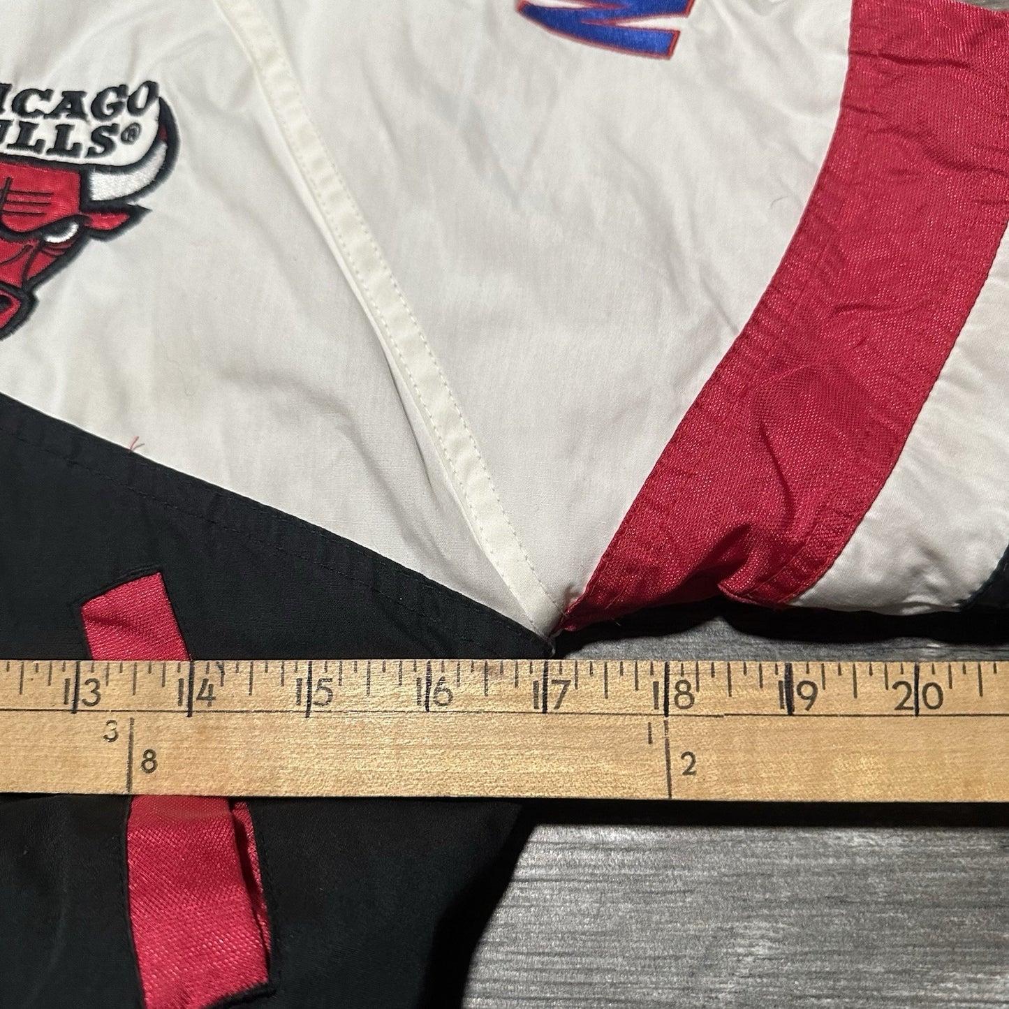 VTG PRO PLAYER CHICAGO BULLS GRAFFITI KIDS PUFFER JACKET BASKETBALL SZ S RED Yesterday's Fits Clothing Fashion Vintage Streetwear Fashion Item