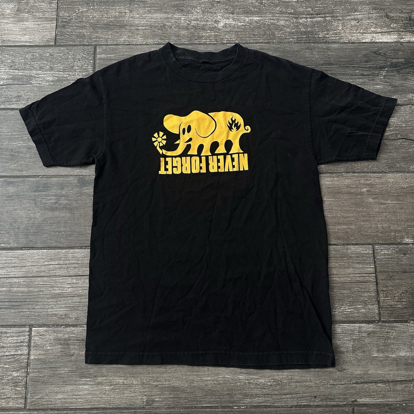 VTG BLACK LABEL SKATE SKATEBOARDING NEVER FORGET ELEPHANT GRAPHIC T-SHIRT SZ S Yesterday's Fits Clothing Fashion Vintage Streetwear Fashion Item
