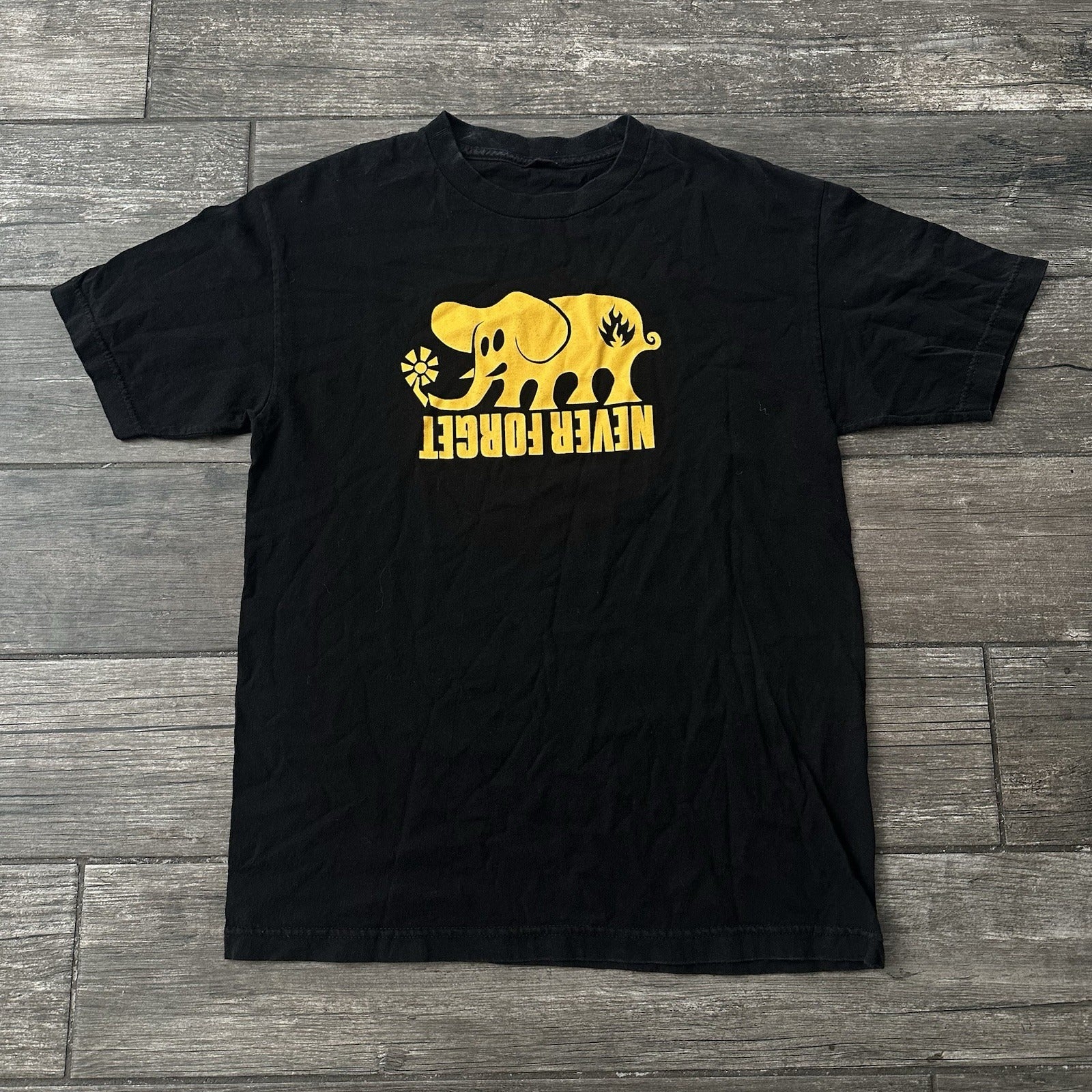 VTG BLACK LABEL SKATE SKATEBOARDING NEVER FORGET ELEPHANT GRAPHIC T-SHIRT SZ S Yesterday's Fits Clothing Fashion Vintage Streetwear Fashion Item