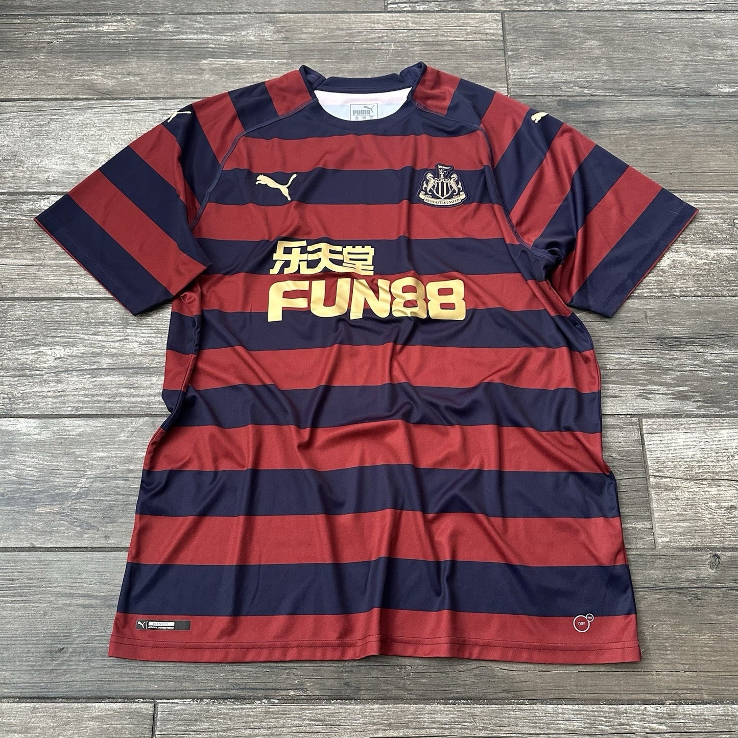 2018-19 PUMA NEWCASTLE UNITED FUN88 STRIPED RED BLUE SOCCER JERSEY SHIRT 2XL Yesterday's Fits Clothing Fashion Vintage Streetwear Fashion Item