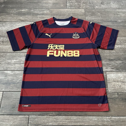 2018-19 PUMA NEWCASTLE UNITED FUN88 STRIPED RED BLUE SOCCER JERSEY SHIRT 2XL Yesterday's Fits Clothing Fashion Vintage Streetwear Fashion Item